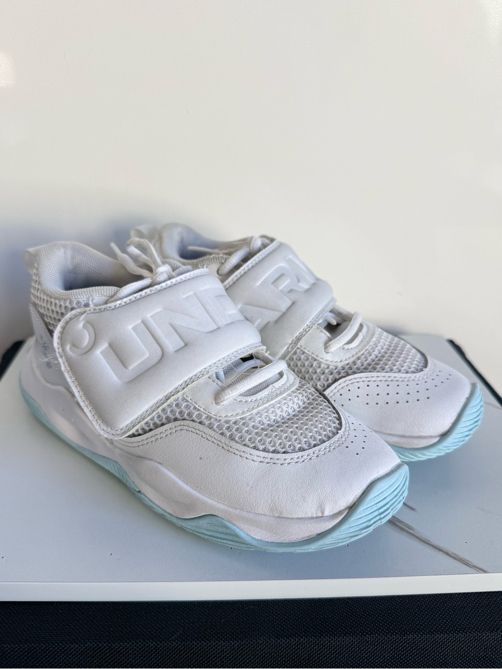 Under Armour Basketball Girl Sneakers Sz 3Y